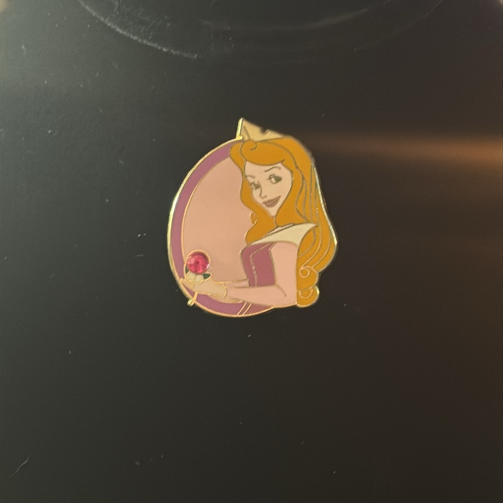 Disney Princess Premiere Aurora Sleeping Beauty October Birthstone Pin - Picture 2 of 3